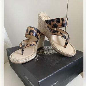 VINCE CAMUTO ANIMAL PRINT WEDGE SANDALS NEW! size 8.5